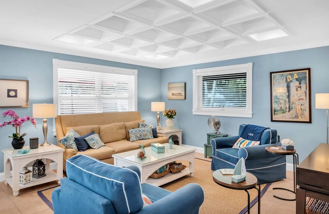 Luxury 2 BR / 2BA Cottage Style Condominium ~ Professionally Decorated