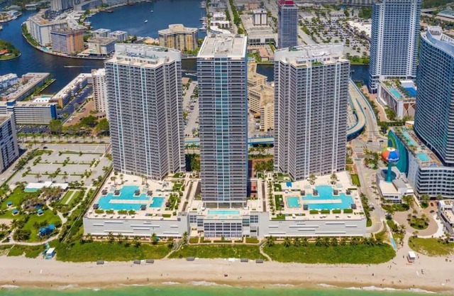 Luxury Beach Front Furnished Apartment at The Beach Club