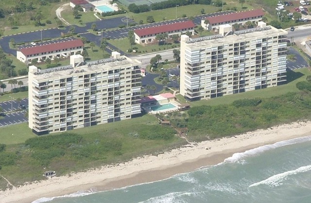 Luxury Direct Oceanfront Condo on North Hutchinson Island