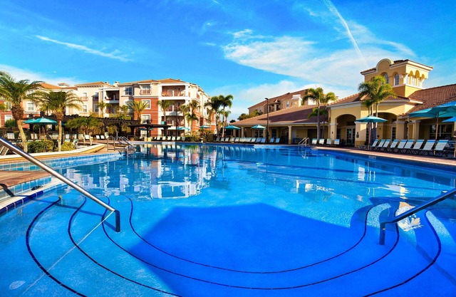 Minutes to Disney, Universal, SeaWorld in a resort setting 1823 sqft 3bdrm