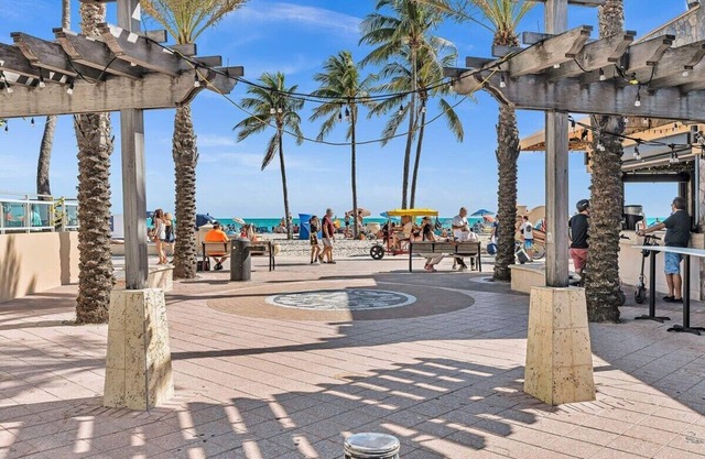 New Stylish One Bdrm Close to Beach & Hard Rock
