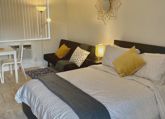 Oasis at Hollywood - Sleeps 4 - Unit 3