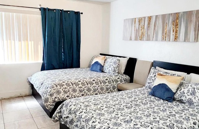 Oasis at Hollywood - Sleeps 5 - Unit 1
