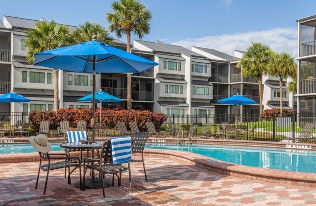 Orbit One Vacation Villas -2BR Suite SATURDAY Check-In in Kissimmee
