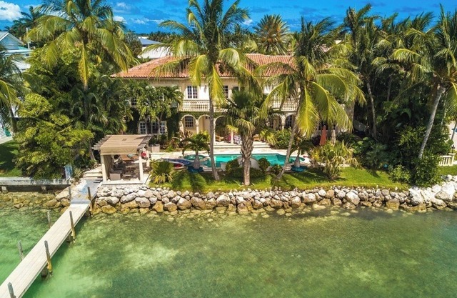 P05 - 5 bedroom Ocean Front home with Private pool and deep water dockage.