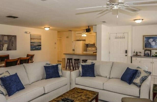 Peaceful home in quiet neighborhood, close to beach + town