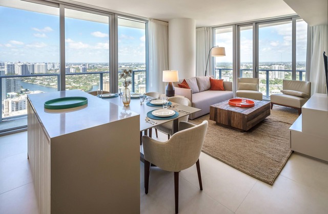 Perfect CornerCondo@Hyde Ocean&WaterViews