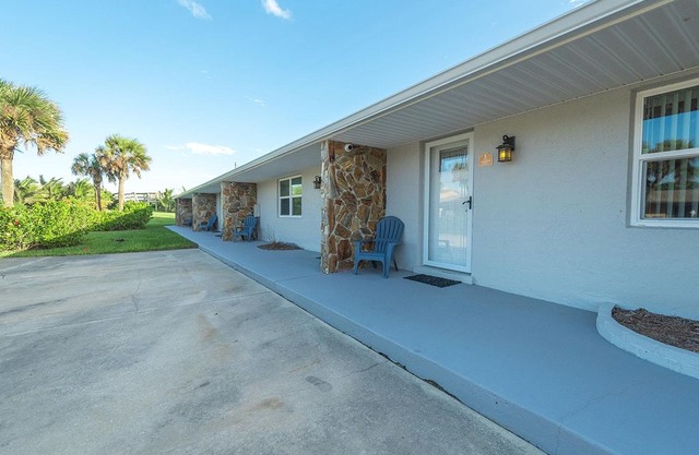 Pets Welcome! Direct Oceanfront Suite on Melbourne Beach