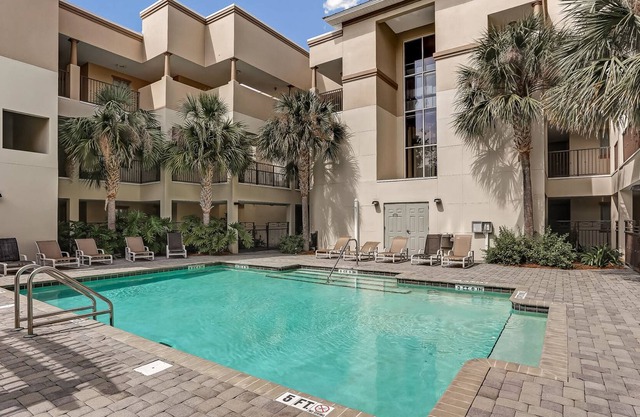 Private Tennis Villas Condo Featuring Free WiFi, Shared Pool, Private W/D, AC
