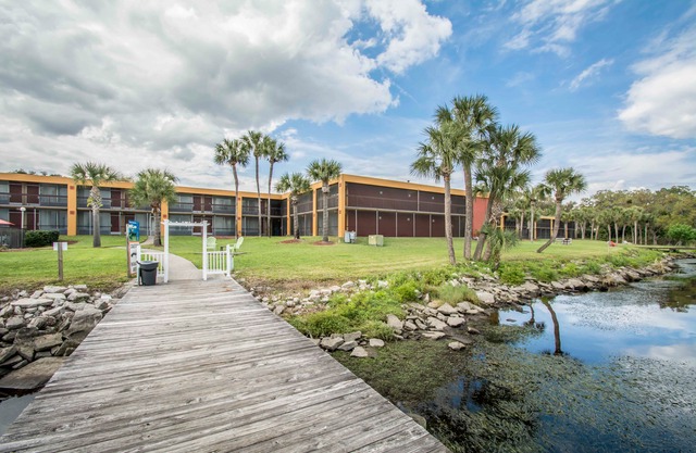 Quality Inn and Suites Riverfront