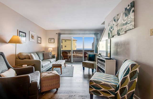 Recently Remodeled Condo w/Private Deck, Shared Outdoor Pool, Central AC, WiFi