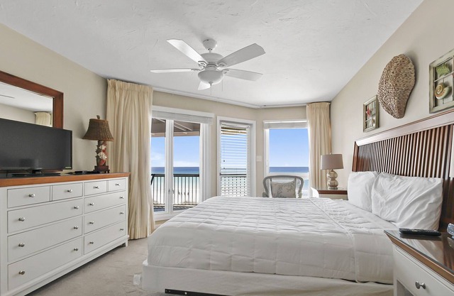 Sealoft 201 | Beachfront With Three Balconies