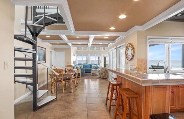 Sealoft 204 | Beachfront With Three Balconies