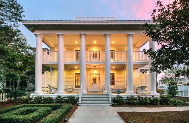 Seaside "Feeling Good Again" |8-10 BR | Sleeps 18-22!| Seaside Ave