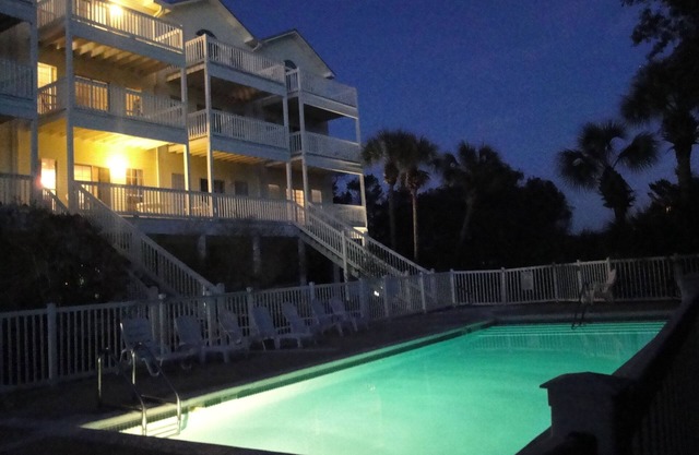 Seaside Haven - Gulfviews/ Pool/ Hot Tub/ Tennis/ Keyless Entry!