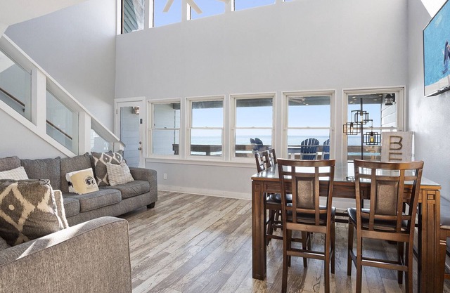 Seawinds 3 - Updated Gulf Front Townhome, Free Beach Service, Scenic Gulf Drive!