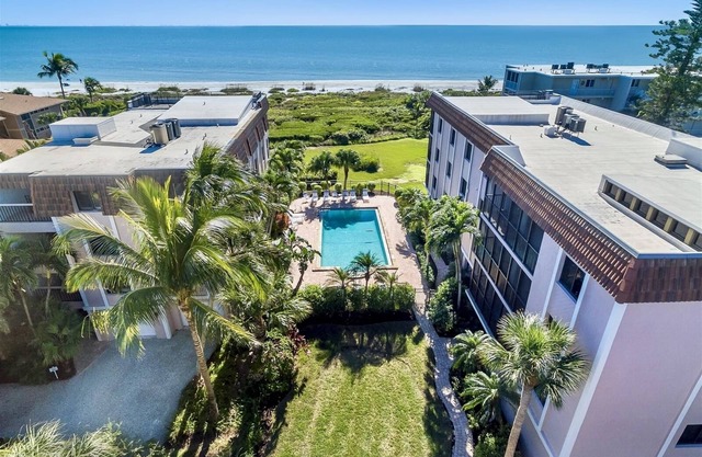 Shorewood 1C Gulf view vacation rental condo.