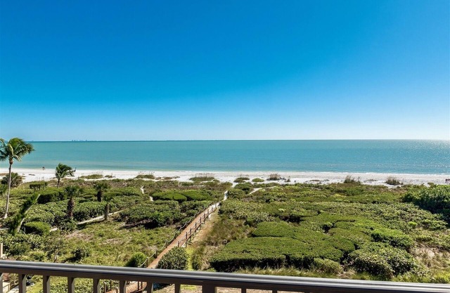 Shorewood 3B Beachfront Penthouse Sanibel Island condo