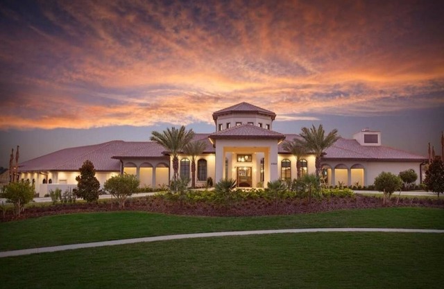Sleeps 12 - 5 bed/4 bath Townhome