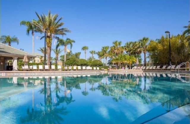 Spacious Condo w/Private Covered Balcony, Gourmet Kitchen, & Free WiFi