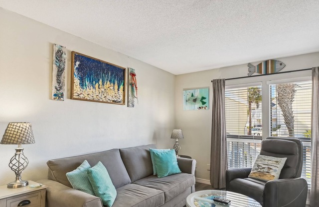 SPC 8147- Renovated Studio with Separate BR - sleeps 4 by RedAwning