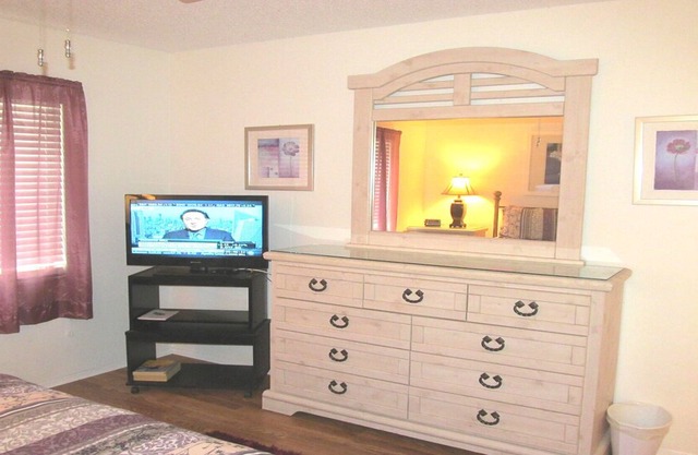 Steps from White Sands of Siesta Beach-Best Beach-Apartment Updated in 2016