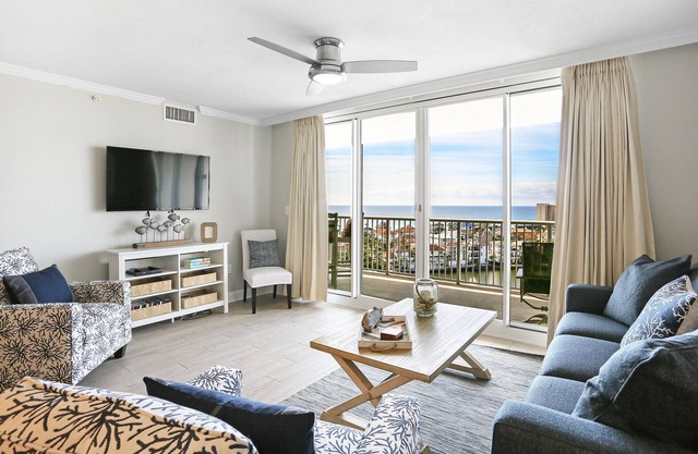 Steps To The Beach & Gorgeous Gulf Views - Destin 3BR/2BA Condo Sleeps 8