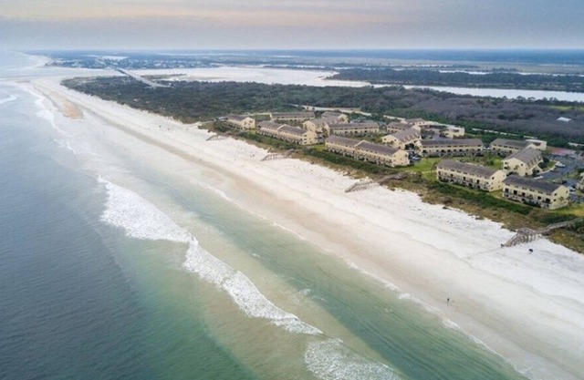Summerhouse 147, 2 Bedrooms, 2.5 Baths, Sleeps 6, Ocean View, 4 Heated Pools