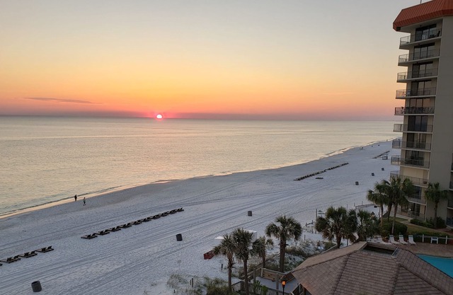Sun, Fun, White Sand Beaches and Ocean Breezes! Do it all at The Summerhouse!