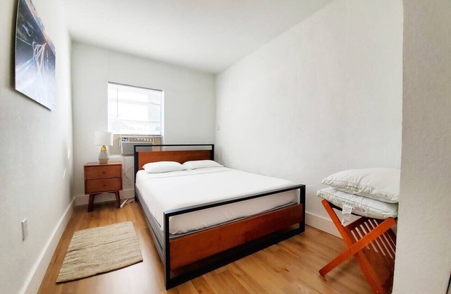 Sunny 2BR Apt nr Wynwood,Midtown & Design District