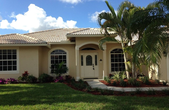 Sunny South Florida - Walk to WEF & Global Dressage - WiFi included