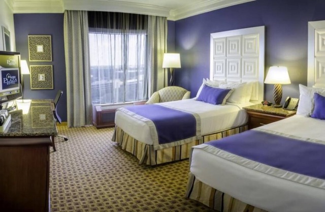 Ultimate Getaway! 2 Serene Units, Near The Wizarding World of Harry Potter, Restaurant