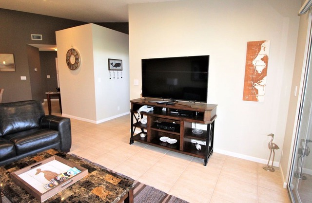 Vista Verde North 4-225