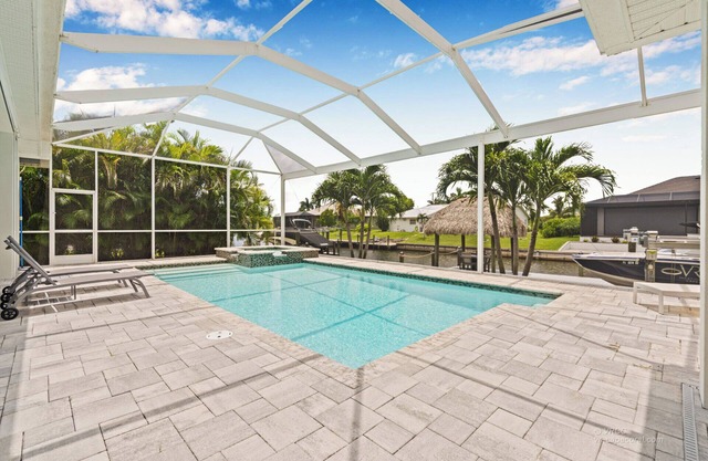 VRCC Villa Nouveau - 4 bedrooms, pool and spa