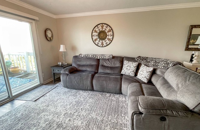Water-View Haven - Shared Pool, Central AC, Washer & Dryer, High-Speed WiFi