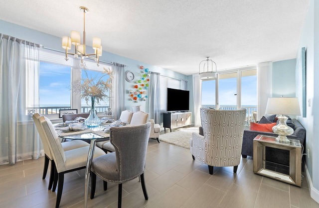 "Your Happy Place"nOceanfront white sand beach views at luxury condo in Navarre