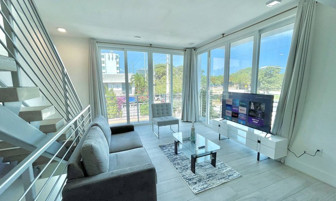 North Beach Condo | *1 Block to the Beach* Private Hot Tubs* Rooftop Terrace*