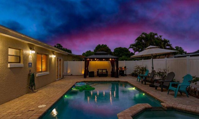 Pinellas Park House | 1000 m² House ∙ 4 bedrooms ∙ 12 guests