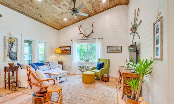 Yankeetown Cottage | 102 m² Cabin ∙ 2 bedrooms ∙ 6 guests