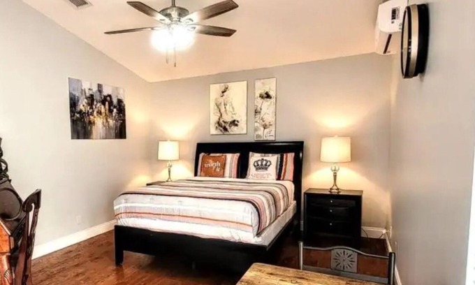 Westchase Apartment | #11 The Paradise π΄ in-law Suite by Joyful Moments