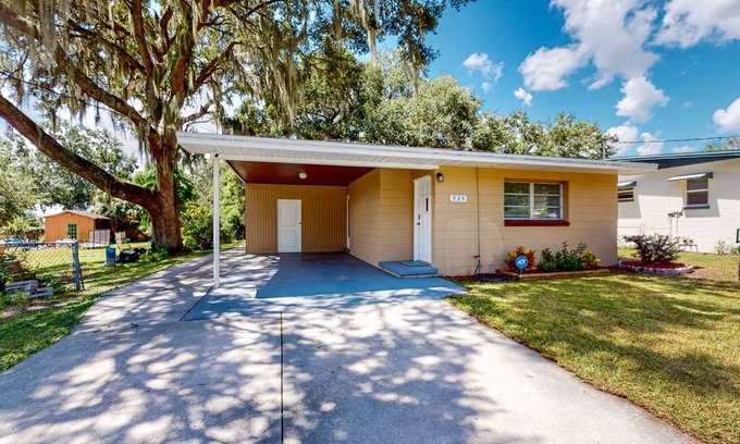 Lakeland House | 110 m² House ∙ 2 bedrooms ∙ 4 guests
