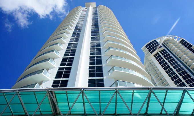 Sunny Isles Beach Apartment | 111 m² Apartment ∙ 127 guests