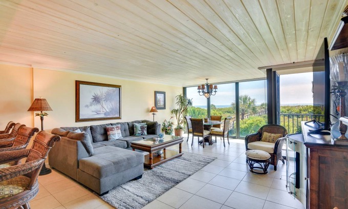 Butler Beach Apartment | 111 m² Apartment ∙ 2 bedrooms ∙ 7 guests
