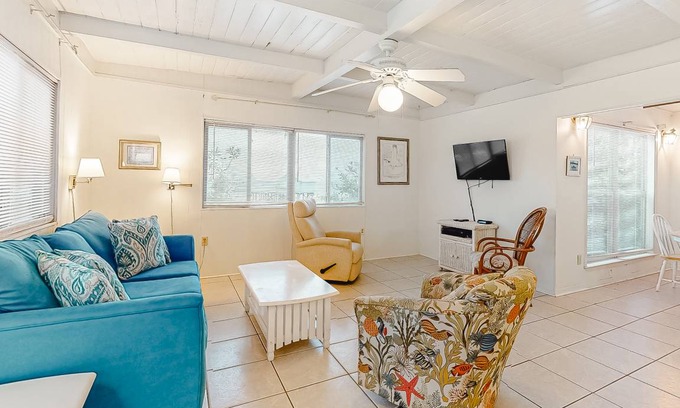 Surf Side Shores House | 119 m² House ∙ 3 bedrooms ∙ 8 guests