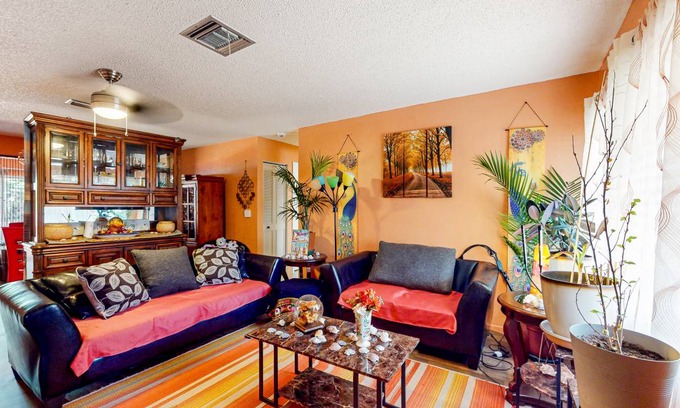 Ocala House | 132 m² House ∙ 2 bedrooms ∙ 5 guests