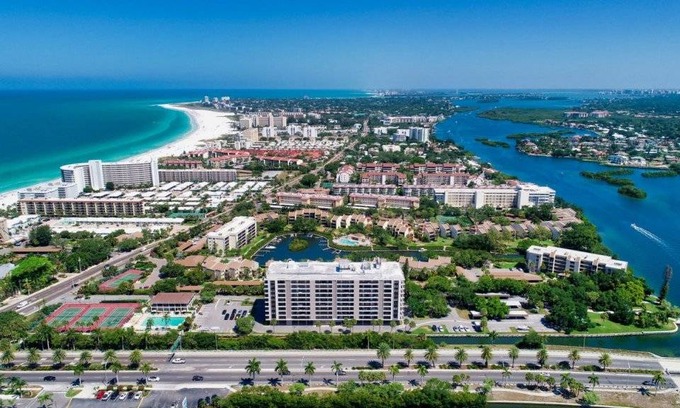 Siesta Key Condo | 142 m² Condo ∙ 2 bedrooms ∙ 6 guests