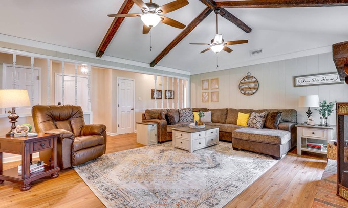 Decatur House | 148 m² House ∙ 3 bedrooms ∙ 6 guests