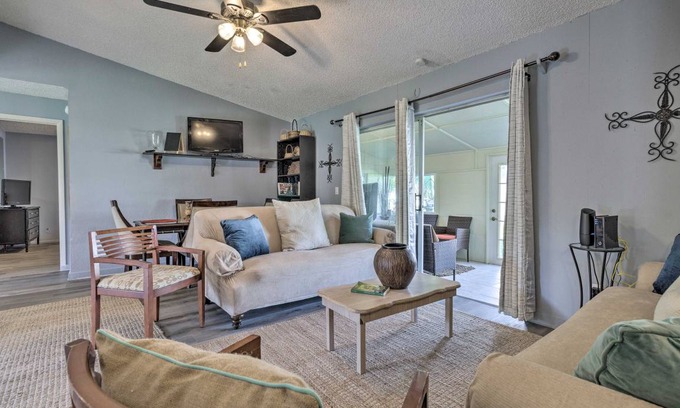 Pine Hills House | 148 m² House ∙ 3 bedrooms ∙ 6 guests