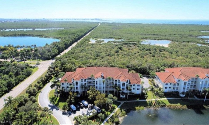 Fort Myers Beach Condo | 156 m² Condo ∙ 2 bedrooms ∙ 6 guests