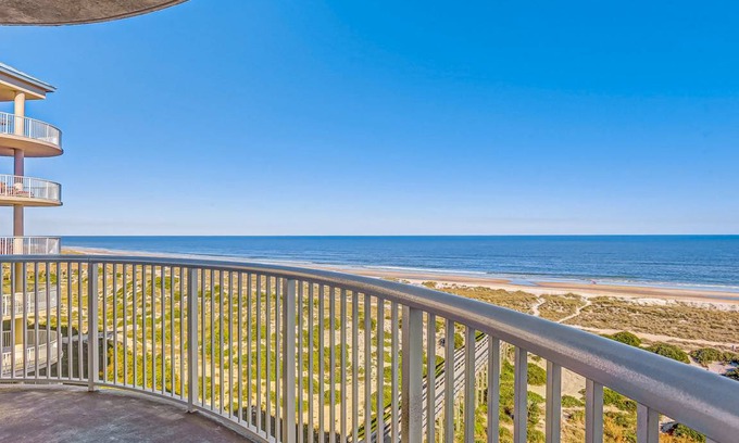 Amelia City Condo | 162 m² Condo ∙ 3 bedrooms ∙ 6 guests